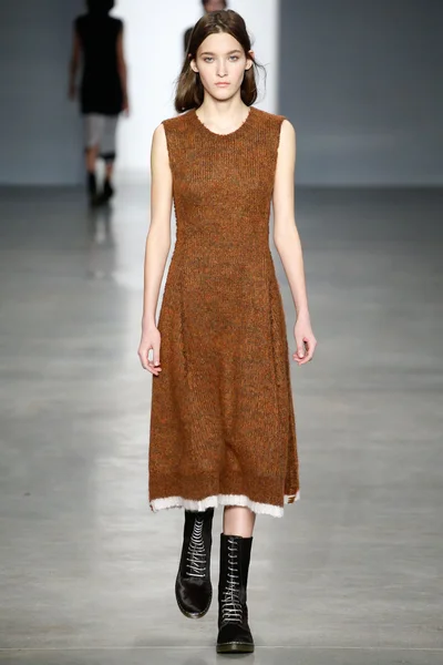 Look 18